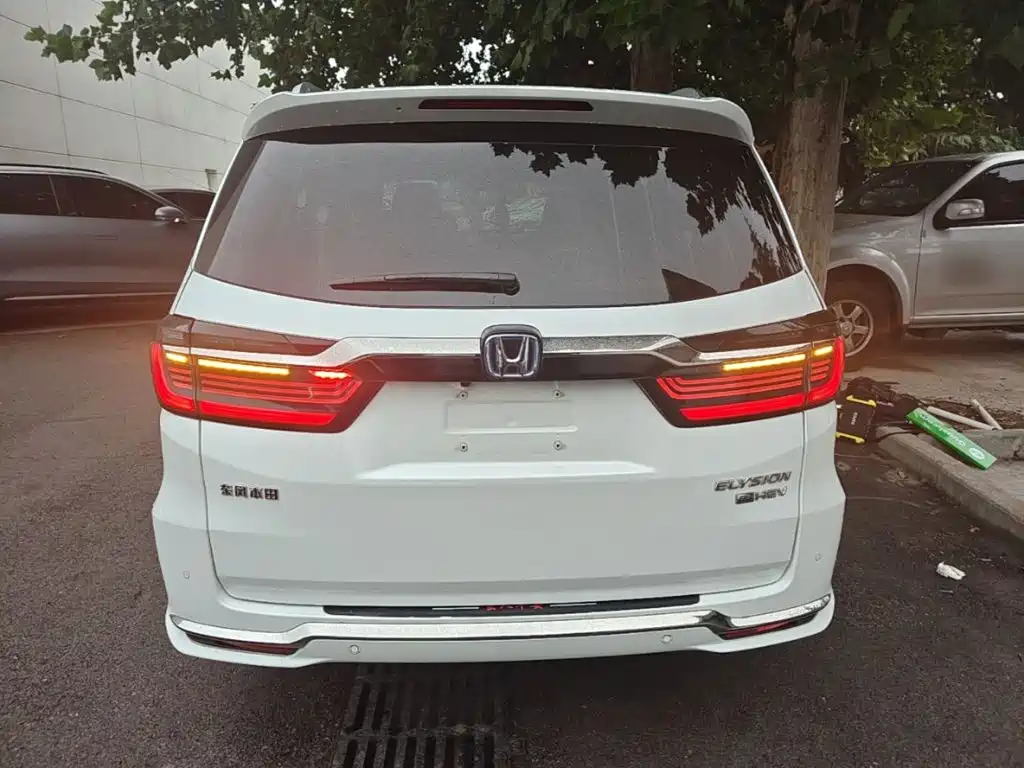 Honda Elysion — миниатюра 6