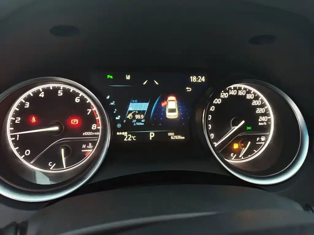 Toyota Camry — миниатюра 12