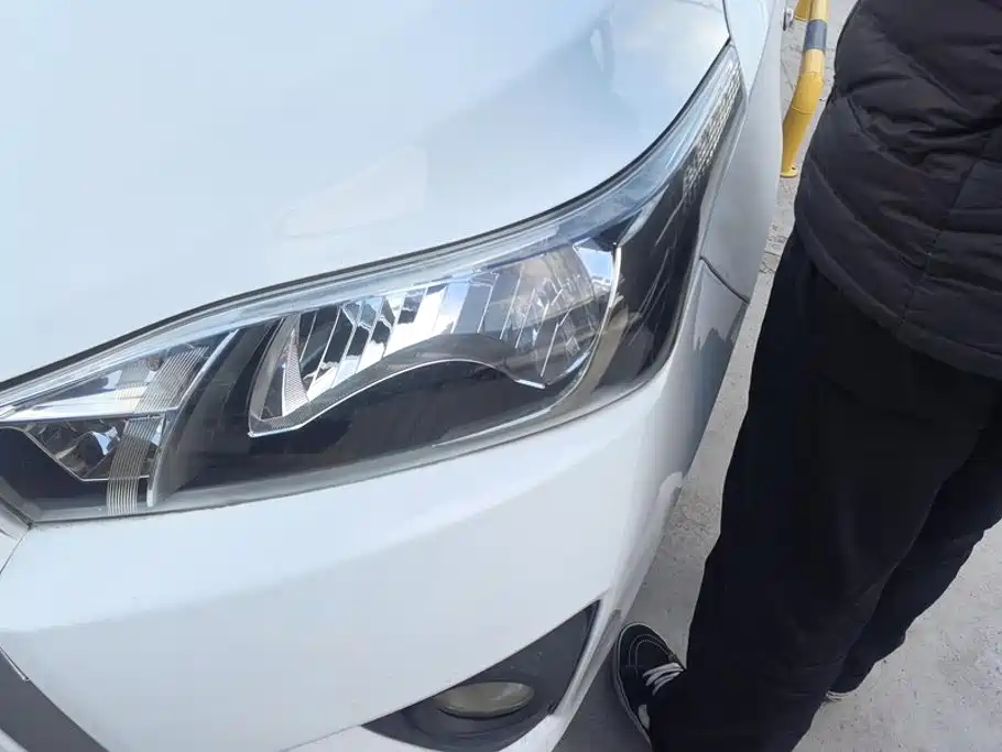 Toyota Yaris L — миниатюра 5