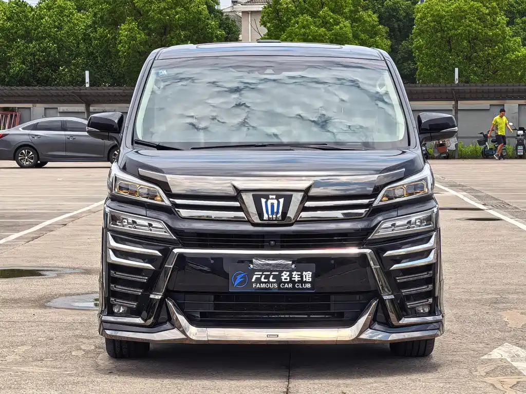 Toyota Vellfire — миниатюра 2