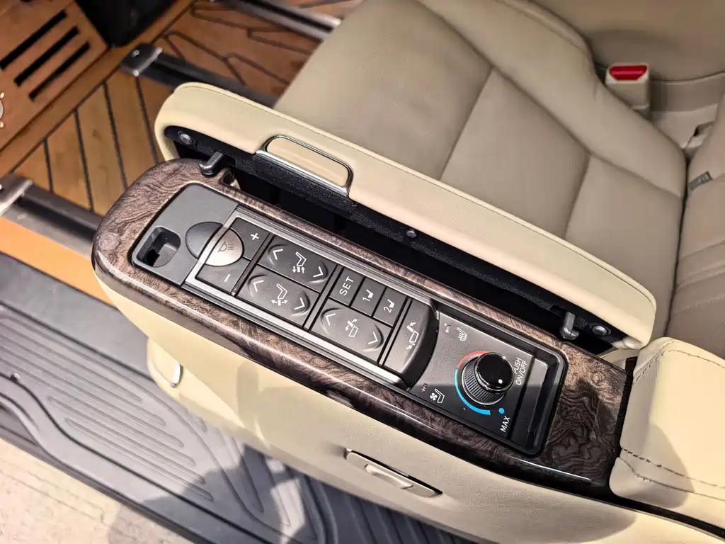 Toyota Vellfire — миниатюра 21