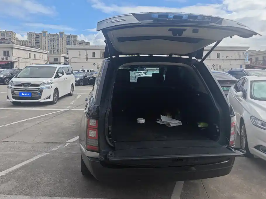Land Rover Range Rover — миниатюра 4