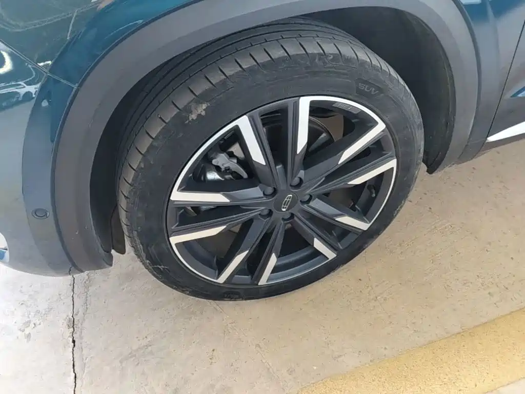 Geely Xingyue L — миниатюра 23
