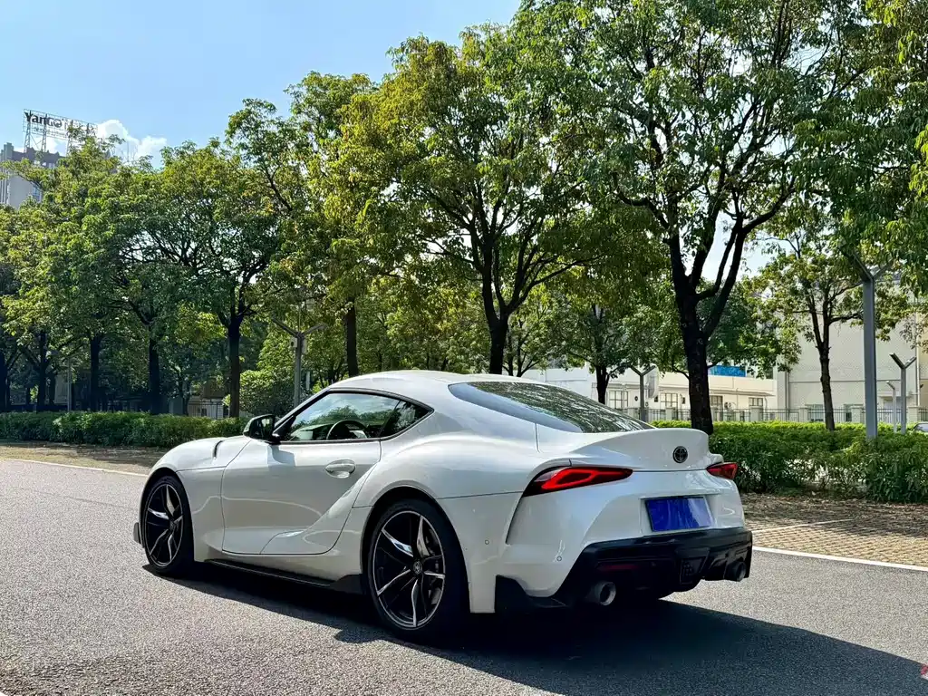 Toyota Supra — миниатюра 5