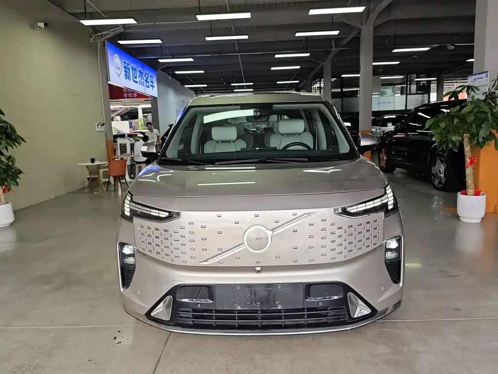Volvo EM90 — миниатюра 2