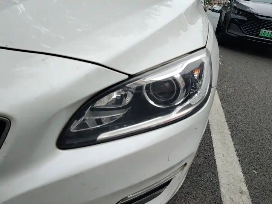Volvo S60 — миниатюра 5