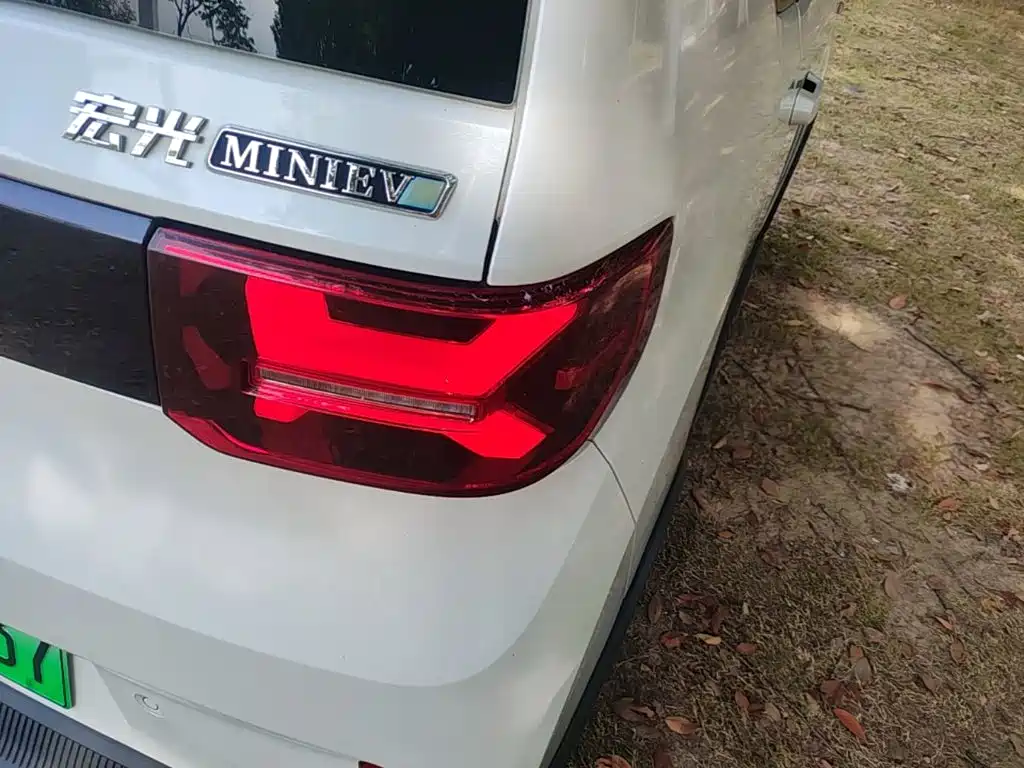 Wuling MINIEV — миниатюра 8