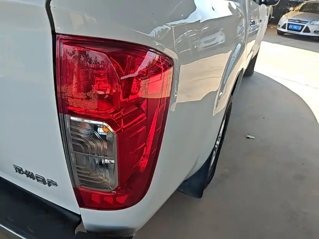 Nissan Navara — миниатюра 8