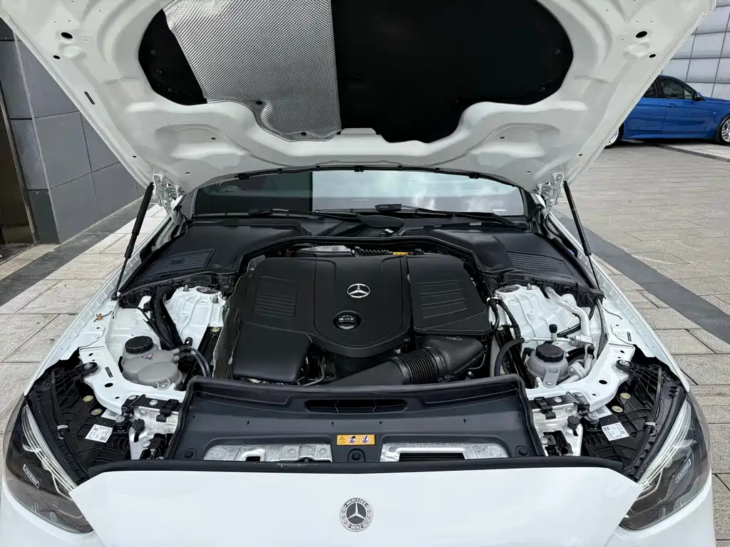 Mercedes-Benz C-Class — миниатюра 11