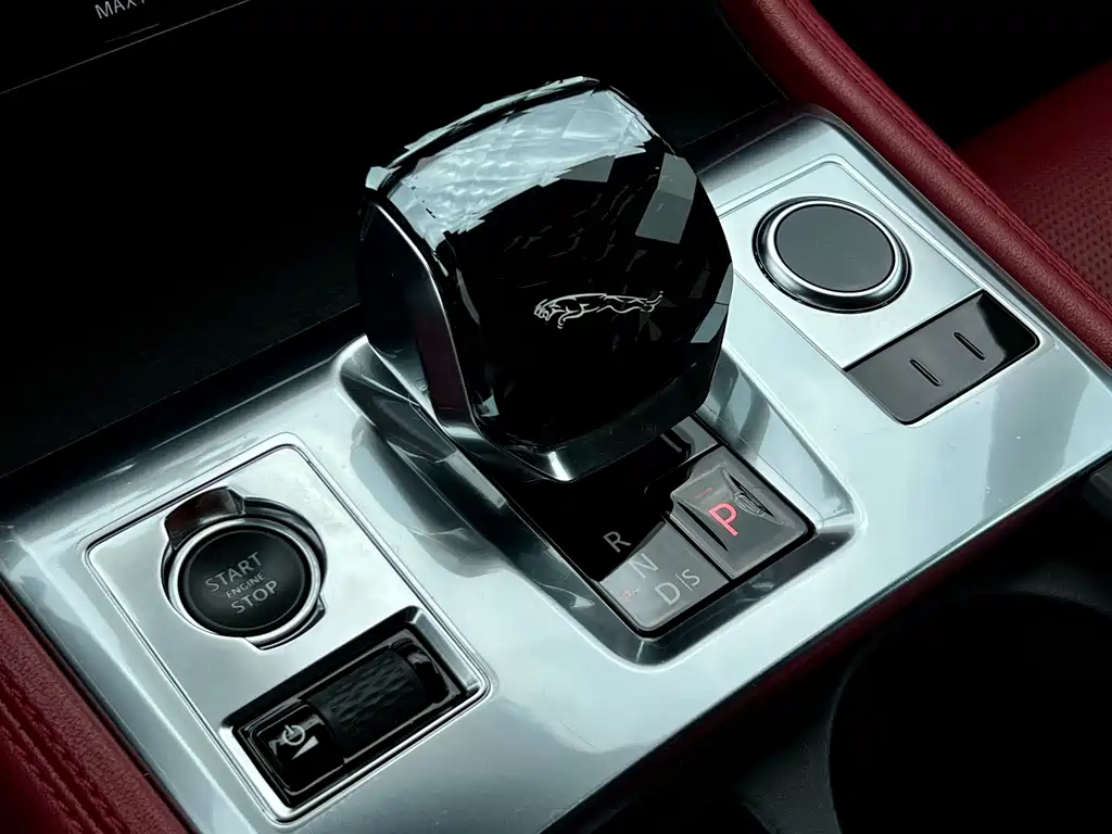 Jaguar F-PACE — миниатюра 16
