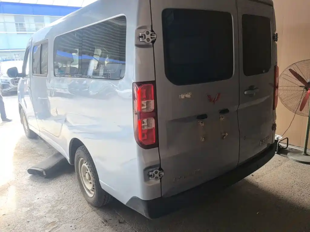Wuling Yangguang — миниатюра 5