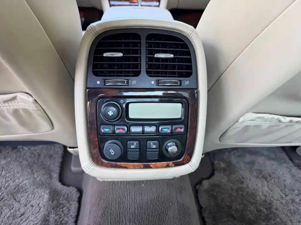 Jaguar XJ — миниатюра 9