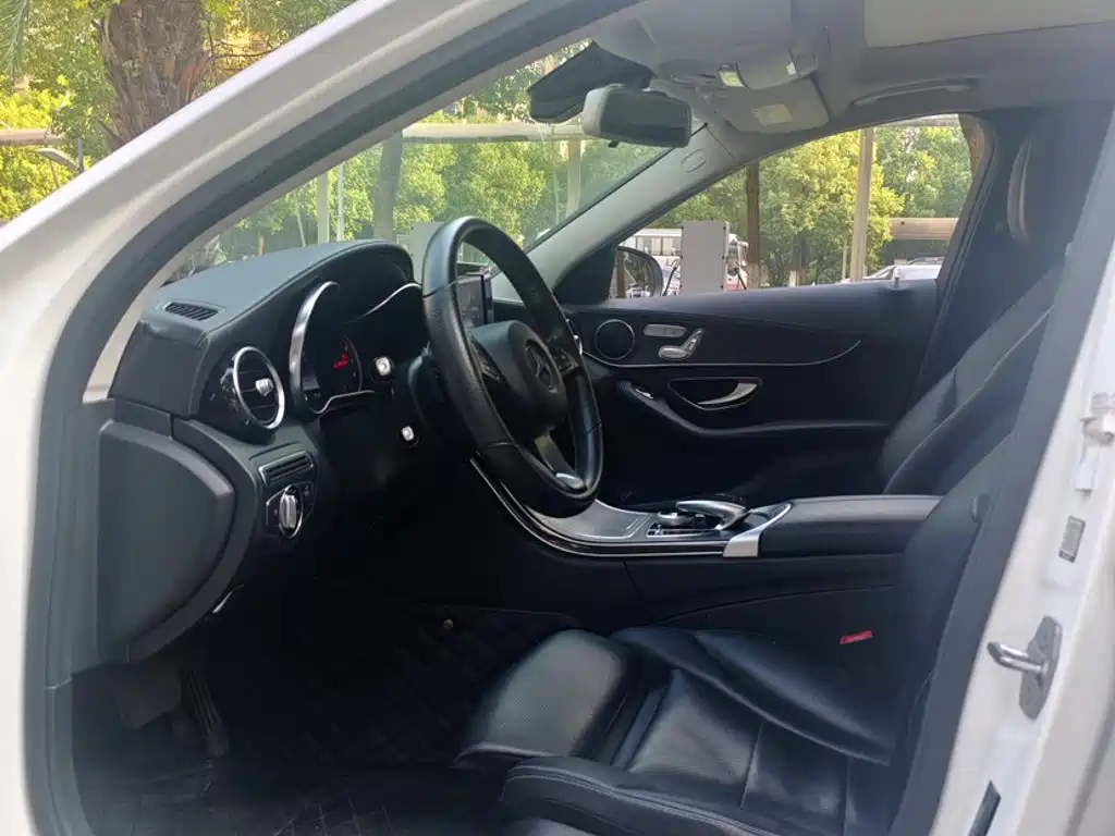 Mercedes-Benz C-Class — миниатюра 14