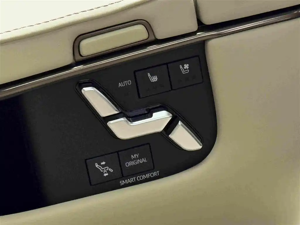 Toyota Alphard — миниатюра 16