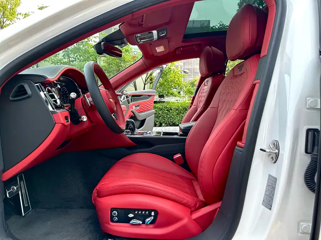 Bentley Flying Spur PHEV — миниатюра 9