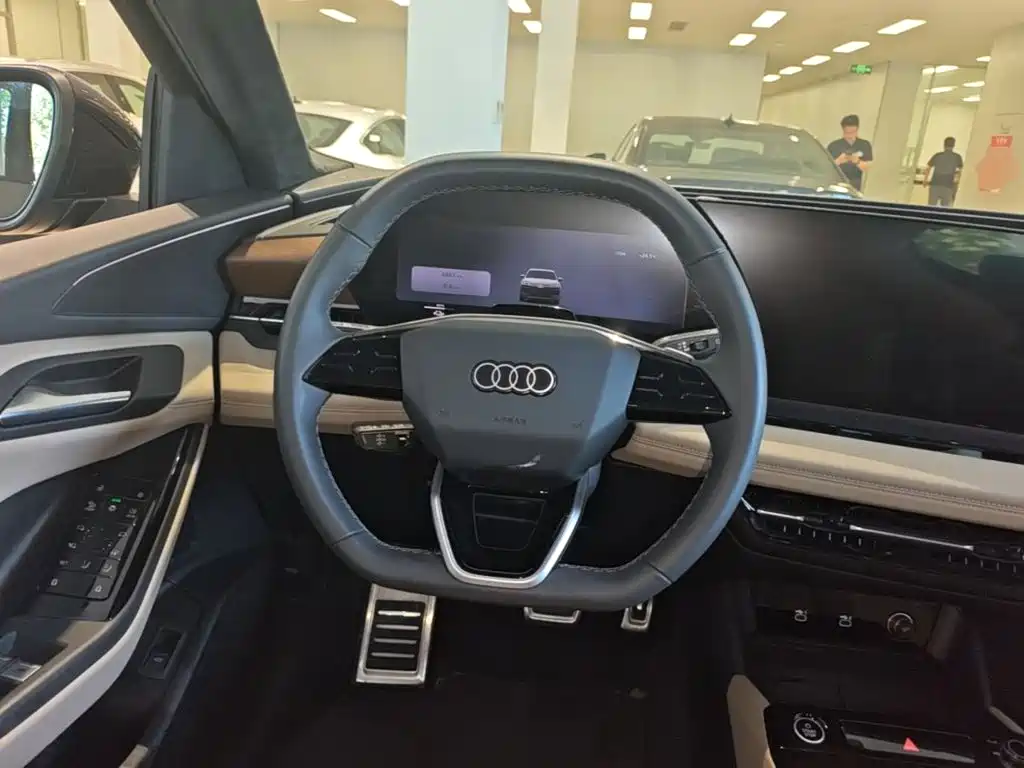 Audi Q6L e-tron — миниатюра 11