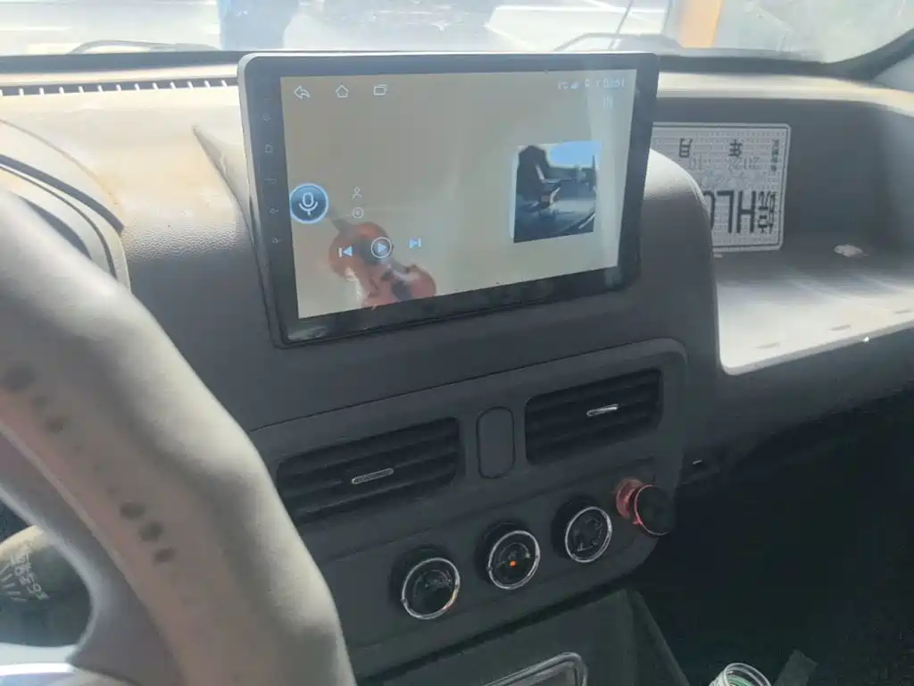 Wuling Yangguang — миниатюра 13