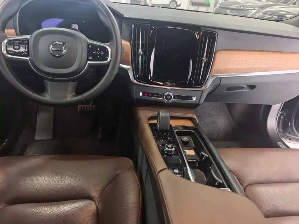 Volvo S90 — миниатюра 3