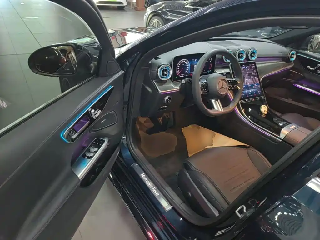 Mercedes-Benz C-Class — миниатюра 16