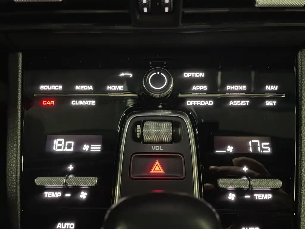 Porsche Cayenne — миниатюра 24