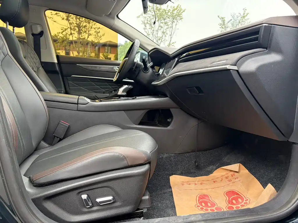 DONGFENG YI HYUN MAX