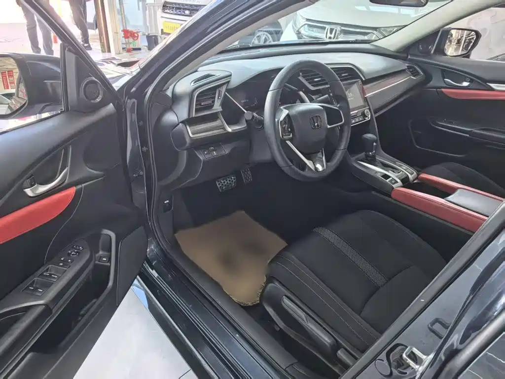 Honda Civic — миниатюра 10