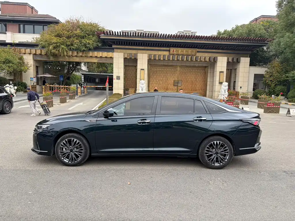 DONGFENG YI HYUN MAX