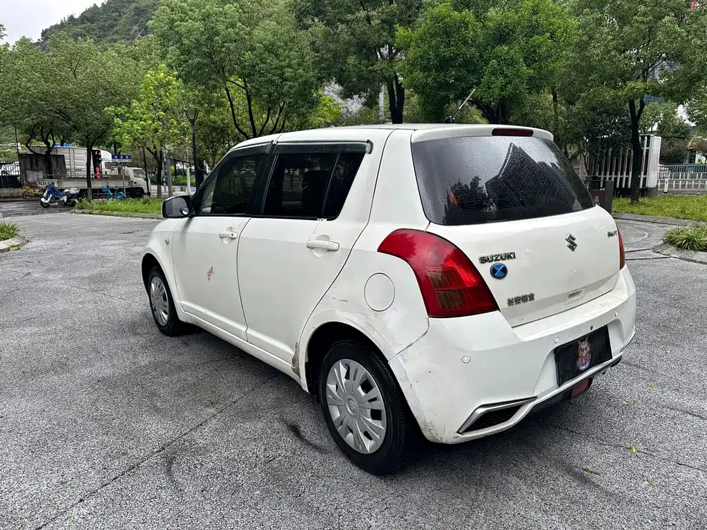 Suzuki Swift — миниатюра 5