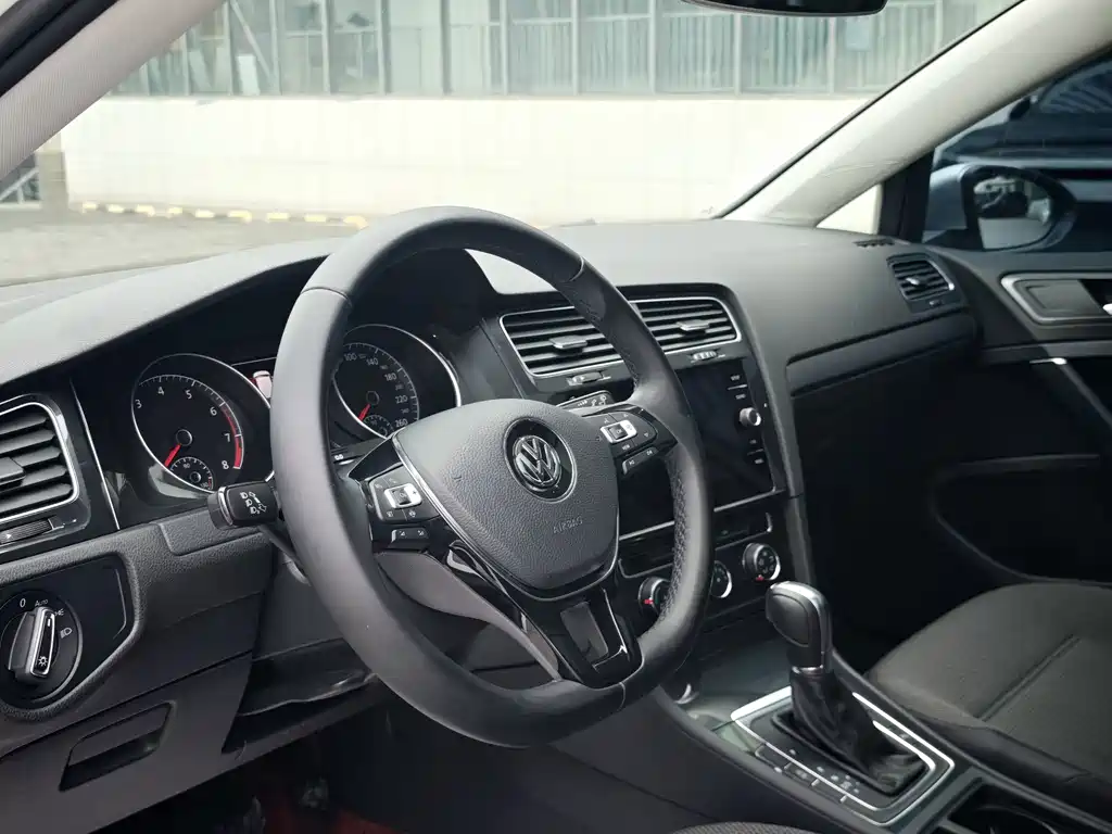 Volkswagen Golf (Import) — миниатюра 4