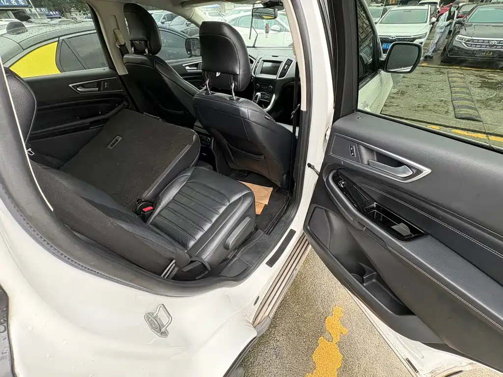 Ford Edge — миниатюра 10