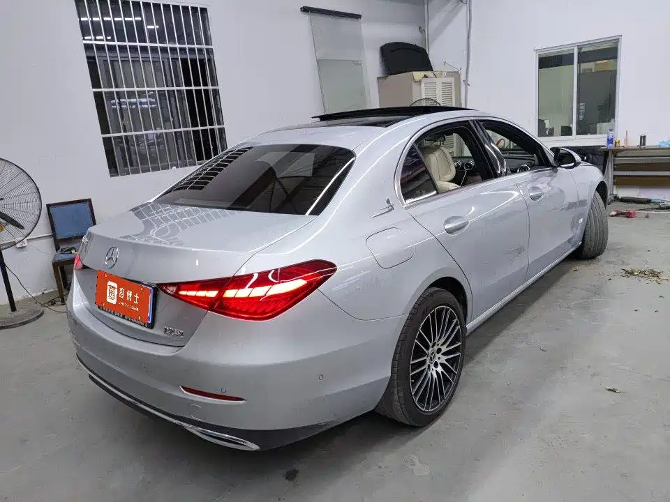 Mercedes-Benz C-Class — миниатюра 2