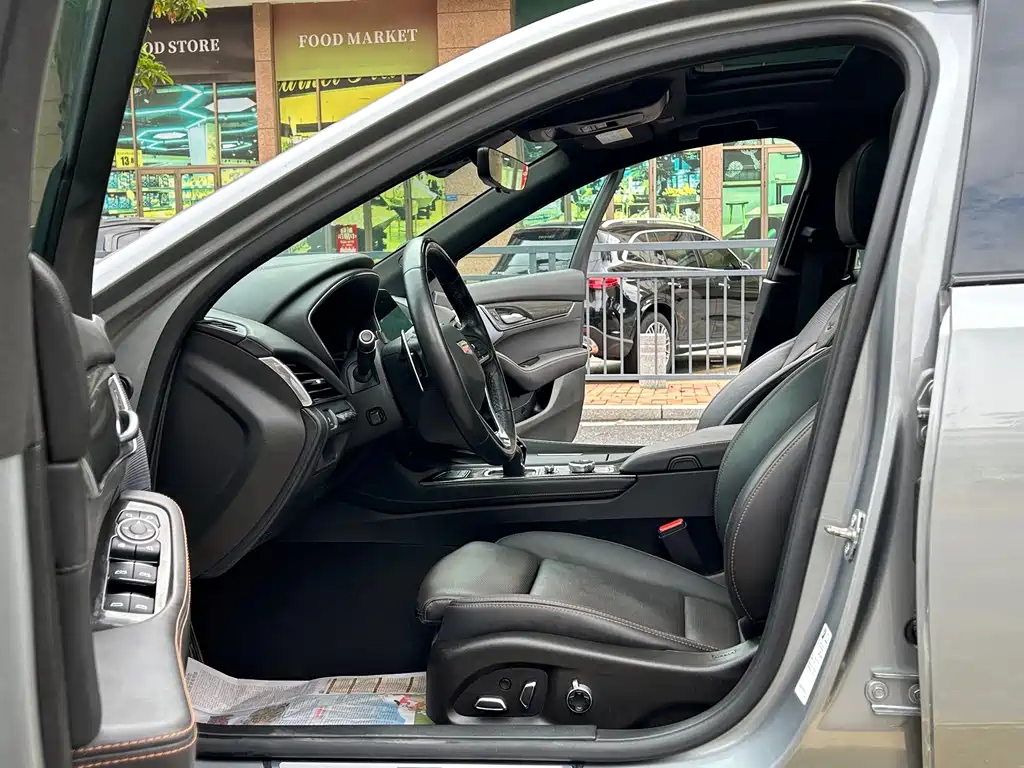 Cadillac CT5 — миниатюра 5