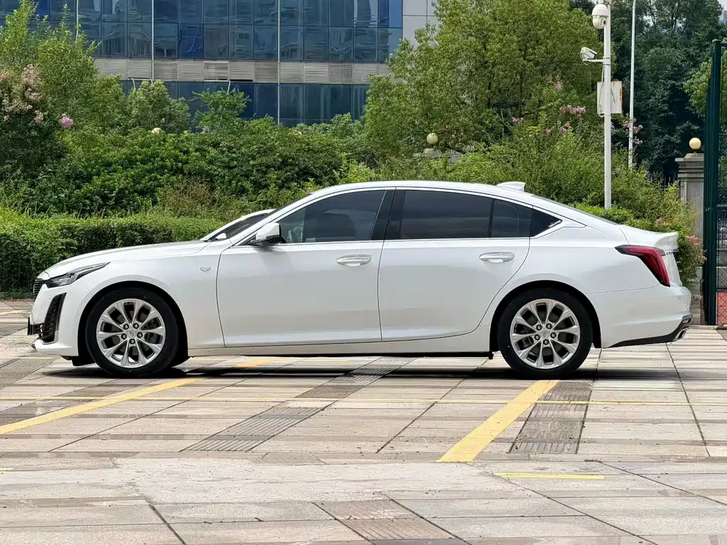 Cadillac CT5 — миниатюра 9