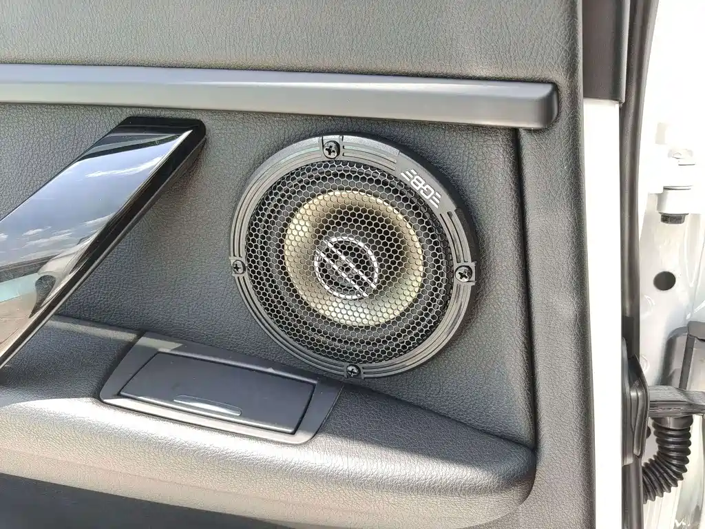 BMW 3 Series — миниатюра 11