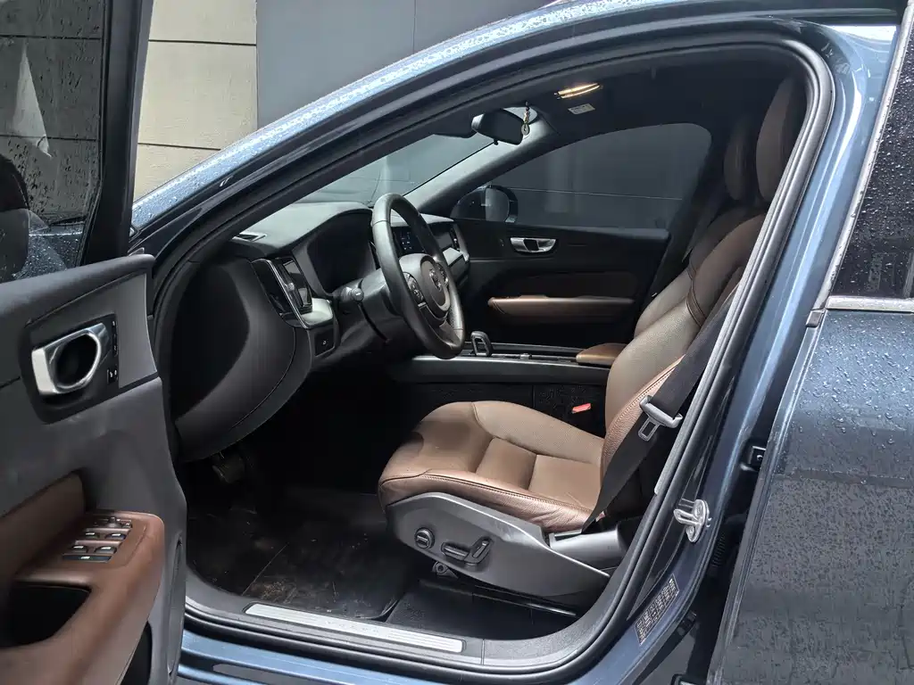 Volvo XC60 — миниатюра 4
