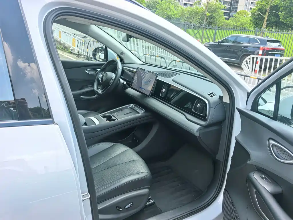 BYD Морской лев 05 EV — миниатюра 11