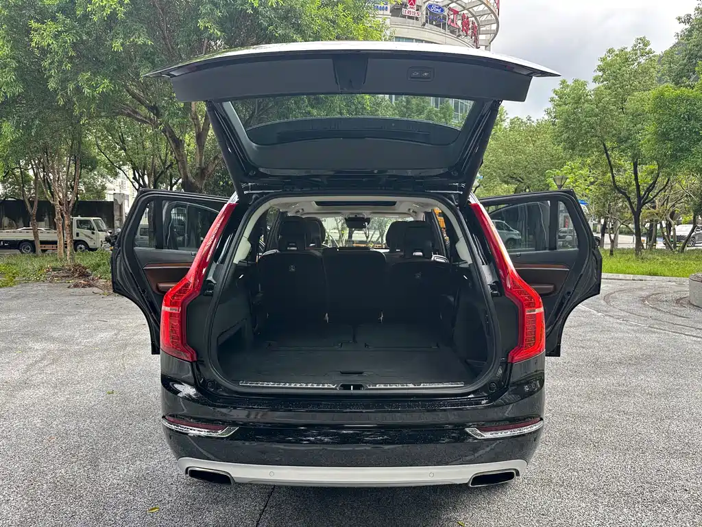 Volvo XC90 — миниатюра 11