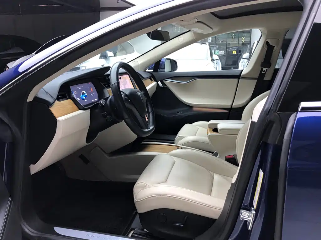 Tesla Model S — миниатюра 5