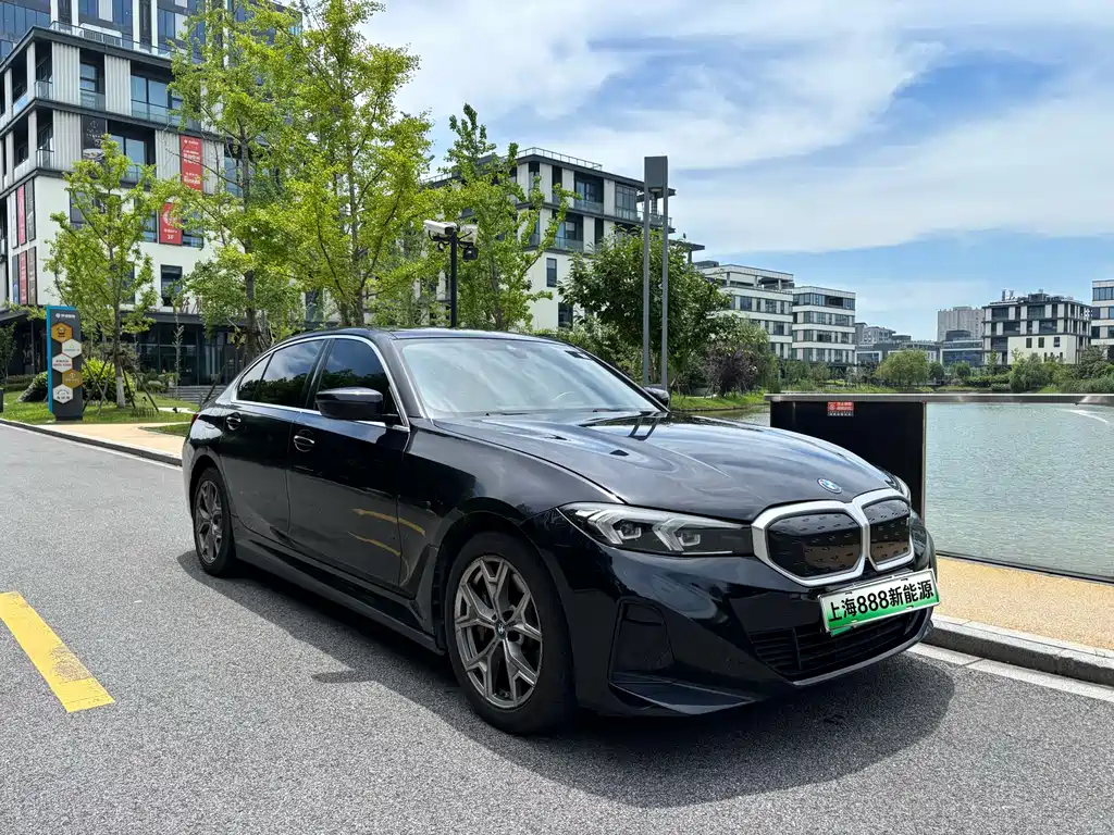 BMW i3 2022 eDrive 35 L