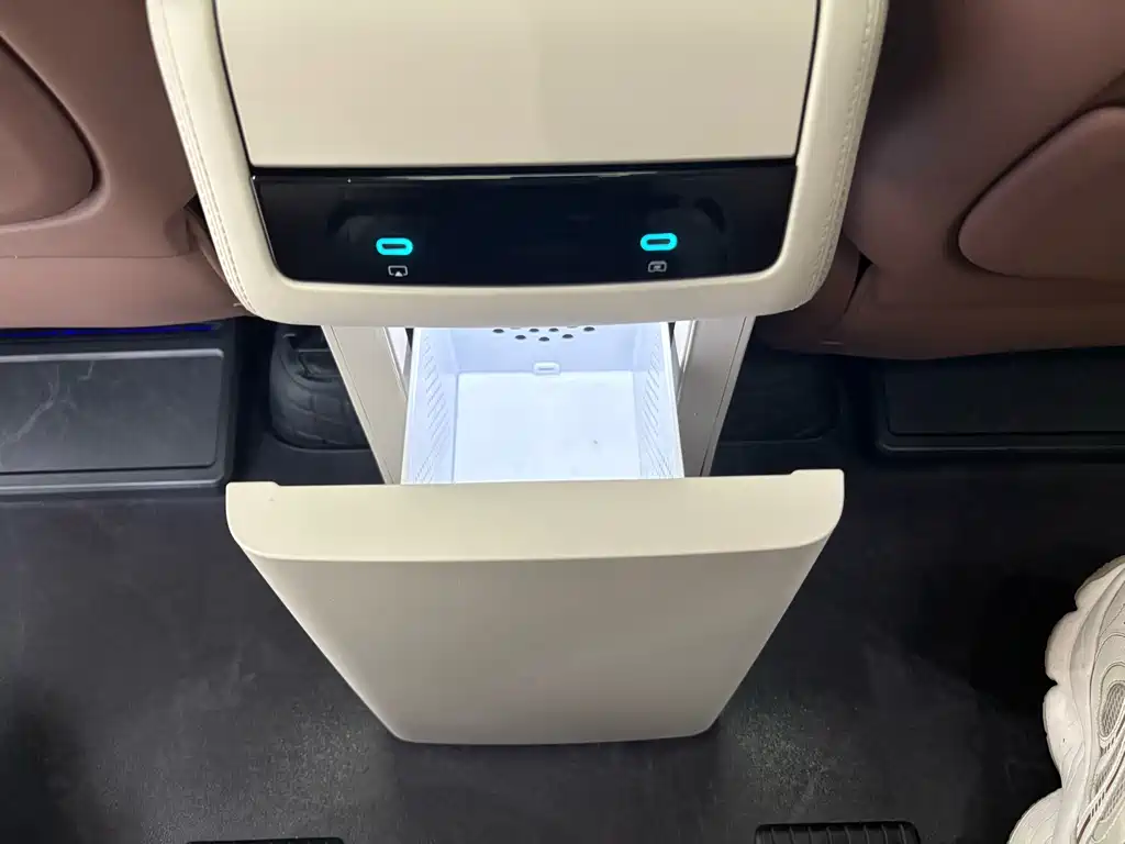 BYD Xia — миниатюра 19