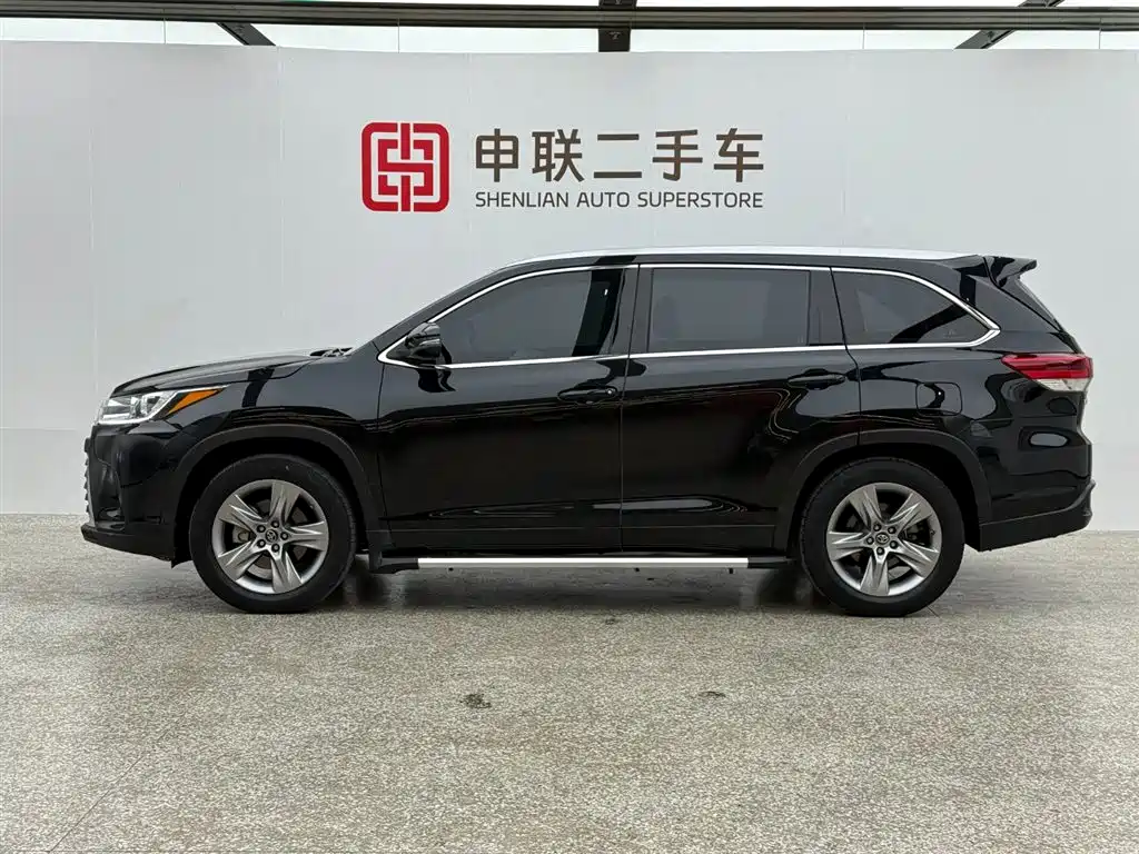 TOYOTA HIGHLANDER