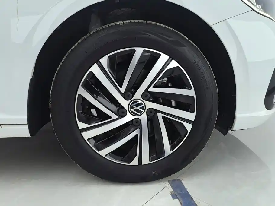 Volkswagen Lavida — миниатюра 6
