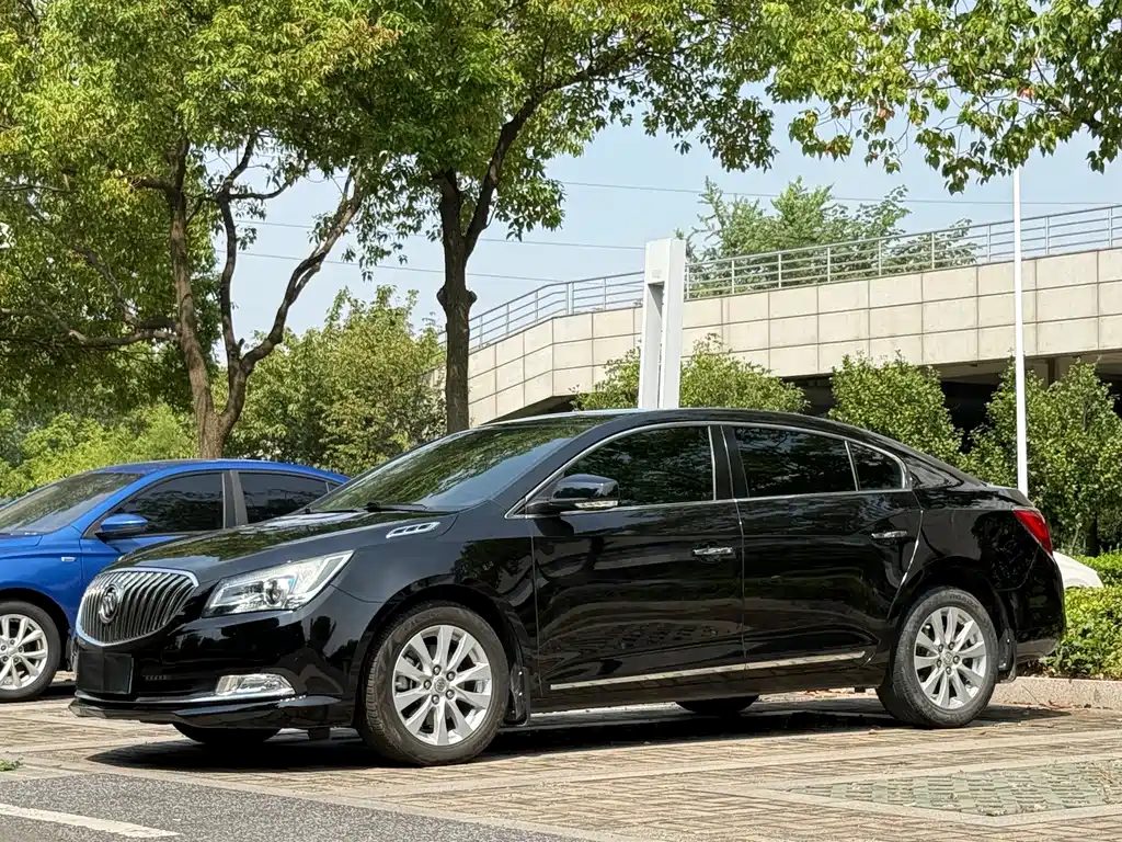 Buick LaCrosse — миниатюра 2