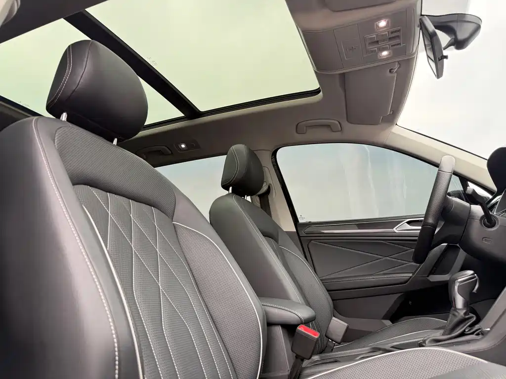 Volkswagen Tiguan L — миниатюра 15