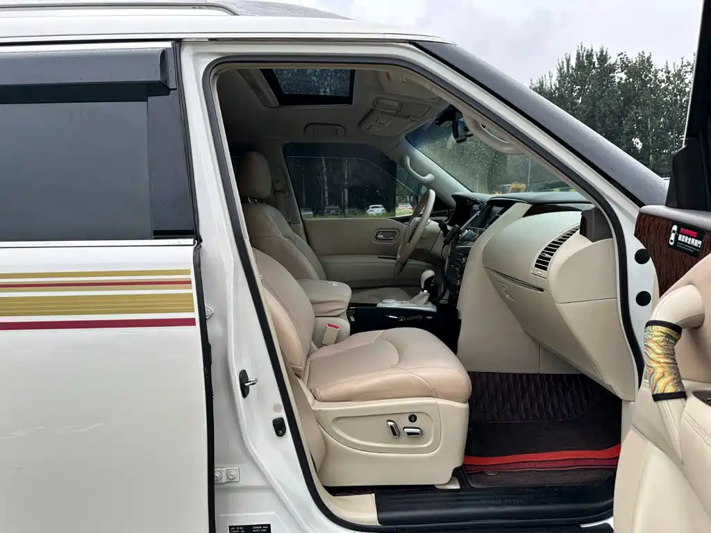 Nissan Patrol — миниатюра 15