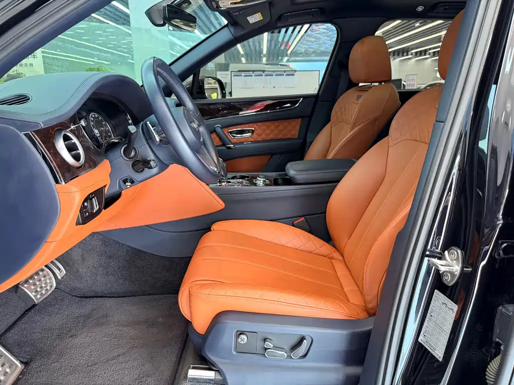 Bentley Bentayga — миниатюра 6