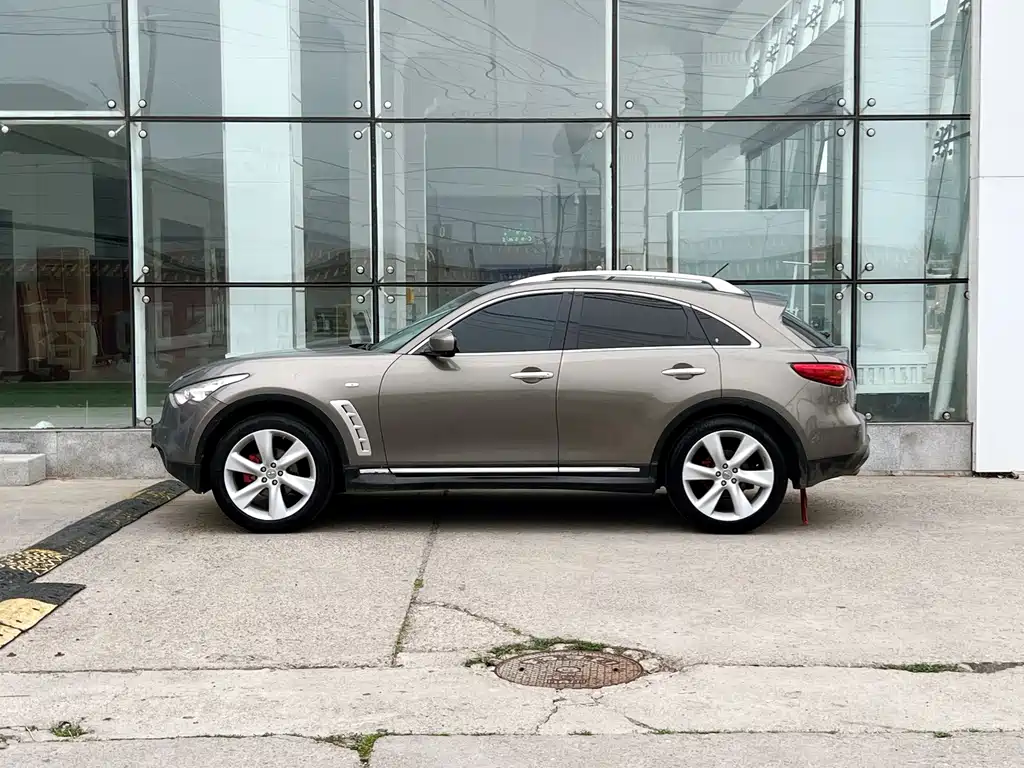 Infiniti FX — миниатюра 8