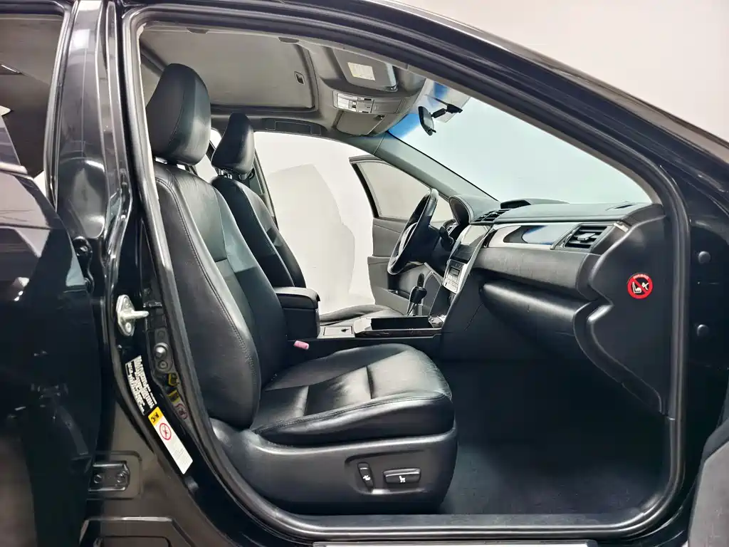 Toyota Camry — миниатюра 13