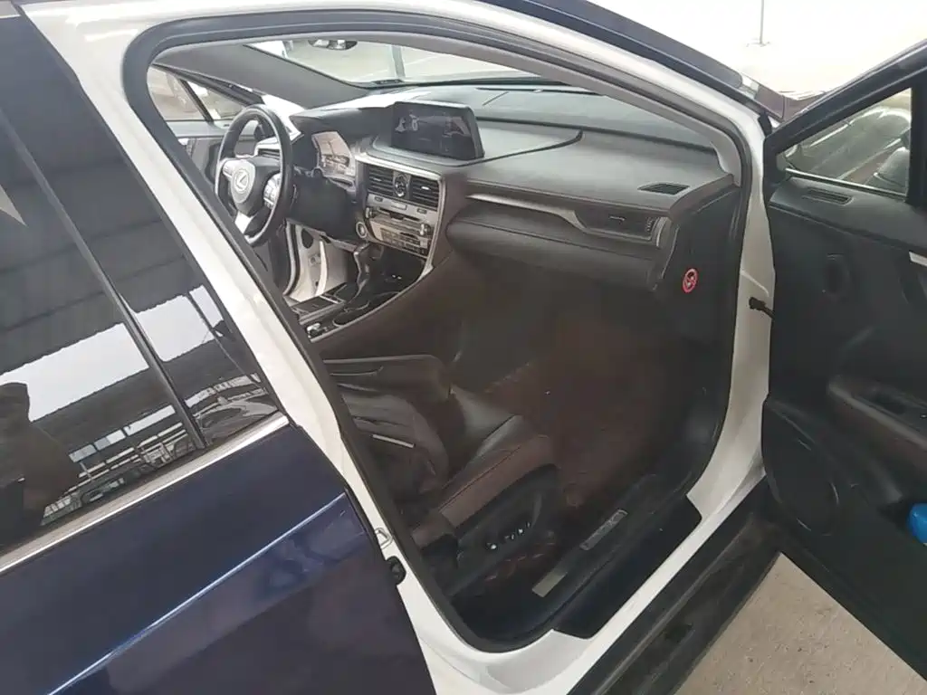 Lexus RX — миниатюра 9