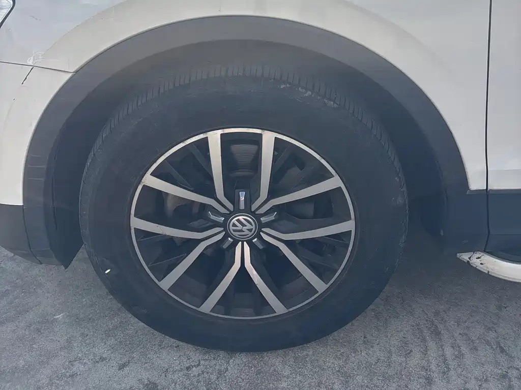 Volkswagen Tiguan L — миниатюра 7